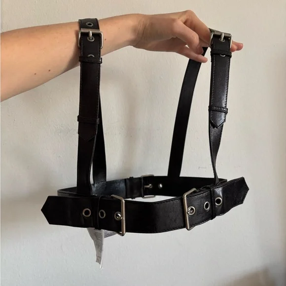 Gucci f/w 2020 leather harness belt. Iconic piece. One size. - Picture 1 of 8